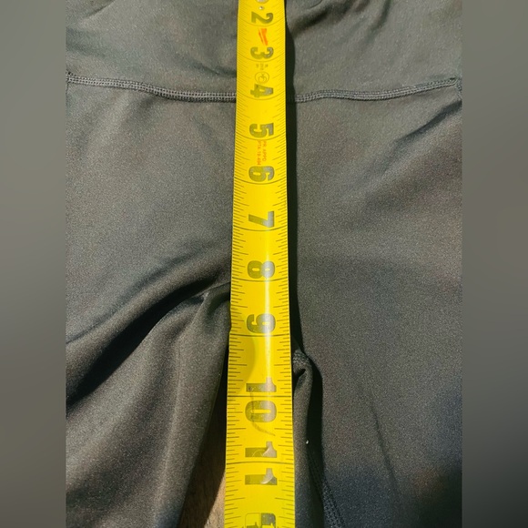 Nike Women's Sleek Black Leggings - Picture 7 of 9